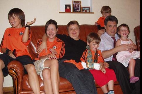 Счастье вне плана: Несмотря на прорехи в законе, украинцы умудряются усыновлять сирот