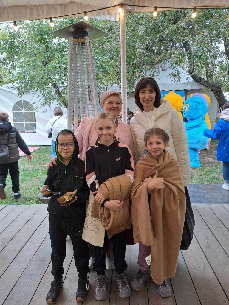 КОЖНА ДИТИНА ЗАСЛУГОВУЄ НА РОДИНУ!